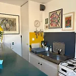 Cosy T2 Avec Balcon Au Mourillon, A 1oom De La アパート ツーロン