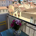 Cosy T2 Avec Balcon Au Mourillon, A 1oom De La Apartment