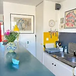 Cosy T2 Avec Balcon Au Mourillon, A 1oom De La *