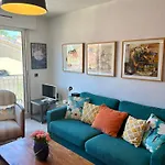 Cosy T2 Avec Balcon Au Mourillon, A 1oom De La Apartment