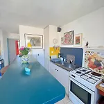 Cosy T2 Avec Balcon Au Mourillon, A 1oom De La
